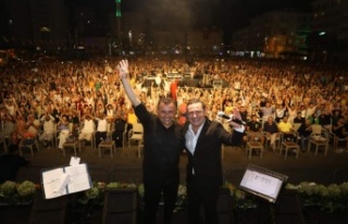 Mahmutlar'da Ferhat Göçer rüzgarı