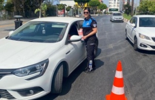 Manavgat'ta toplum destekli polisten trafik bilgilendirmeleri