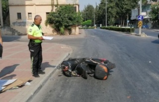 Manavgat'ta yola savrulan elektrikli bisiklet...