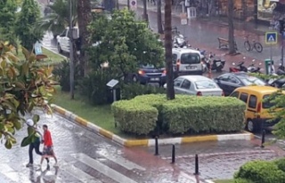 Meteorolojiden Antalya'nın 4 ilçesi için yağış...
