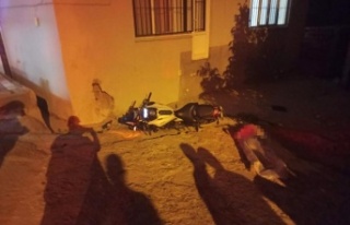 Motosikletiyle duvara çarpan genç sürücü yaşamını...