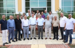 Rektör Kalan muhtarlarla bir araya geldi