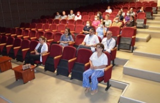 Sağlık çalışanlarına etkili iletişim konulu...