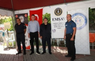 Şehitler hayrına aşure dağıtıldı