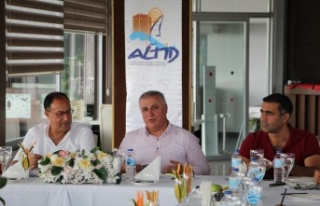 Turizmci aday sektör temsilcileri ile buluştu 