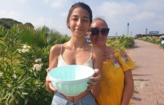 Yolunu kaybeden yavru carettayı denizle buluşturdular