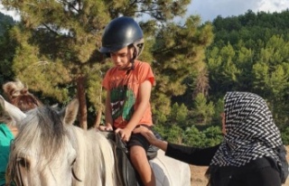 Alanya Belediyesi'nden, görme engellilere binicilik...