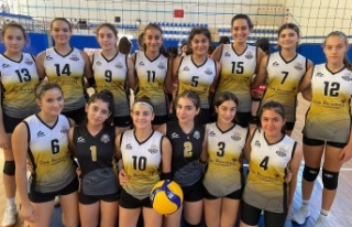 Alanyalı voleybolculardan güzel başlangıç
