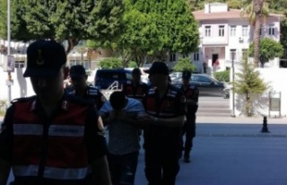 Anne ve kızına zorla fuhuş yaptıran 3 kişi tutuklandı