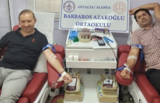 Barbaros Azakoğlu Ortaokulu'ndan kan bağışı