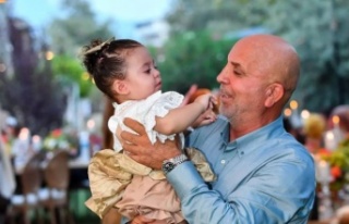 Başkan Çavuşoğlu torun sevgisi yaşadı