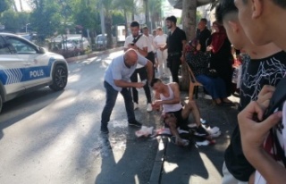 Dövme yaptırmak için gittiği dükkanda önce dövüldü...