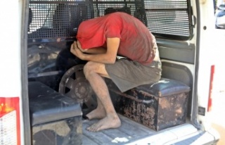 Drenaj kanalına giren hırsızlık şüphelisi, kapağın...