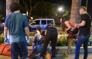 Elektrikli scooterlar tramvay yolunda kafa kafaya...