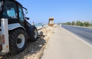 Gazipaşa Belediyesi asfalt serimine devam ediyor