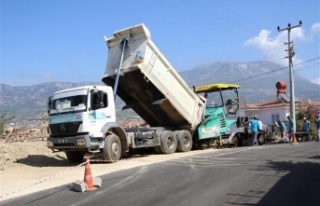 Kargıcak Akdeniz Caddesi sıcak asfaltla buluşuyor