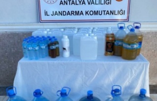 Kitapçı görünümlü iş yerine kaçak içki operasyonu