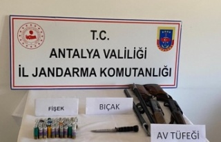 Kontrol noktasında durdurulan araçtan ruhsatsız...