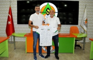 TFF Yönetim Kurulu Üyesi Üçdan'dan Alanyaspor'a...