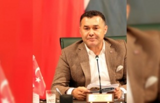 Alanya'da emekliliği kabul etmeyen 17 memura...