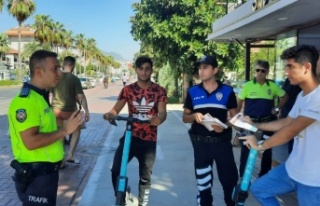 Alanya’da polis kurallara uymayan scooter sürücülerine...
