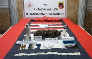 Antalya'da zehir tacirlerine büyük darbe: 384...