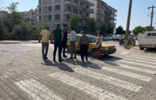 Gazipaşa'da motosiklet ile otomobil çarpıştı:...