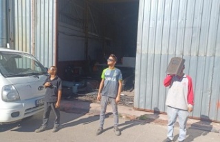 Güneş tutulmasını sanayide kaynak gözlükleriyle...