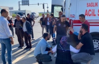 Hasta taşıyan ambulans ile otomobil çarpıştı:...