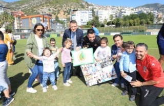 Kaymakam Ürkmezer ve Alanya Özel Eğitim Anaokulu...