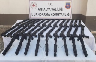 Manavgat'ta 35 adet pompalı tüfek ele geçirildi