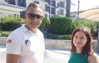 Zabıta personeli kayıp cüzdanı sahibine ulaştırdı