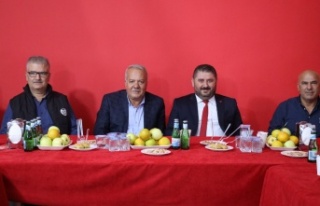 Abdullah Sönmez Gömeç ve ekibini ziyaret etti