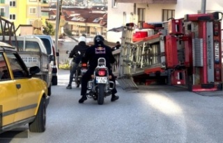 Alanya'da park halindeki yük taşıma asansörü...