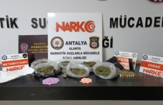 Alanya'da şüphe üzerine durdurulan araçtan...