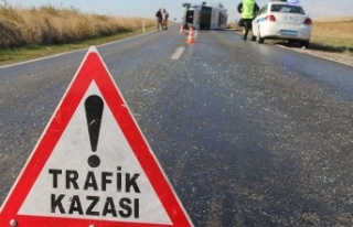 Alanya’da freni boşalan halk otobüsü tıra çarptı