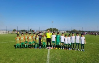 Alanyaspor U13 takımı namağlup şampiyon oldu