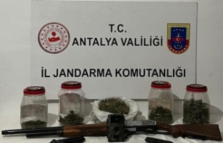 Antalya'da 900 gram esrar ele geçirildi