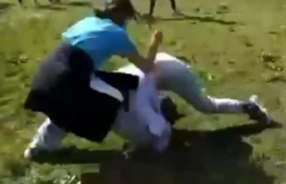 Antalya'da kız öğrenciler yine saç saça...