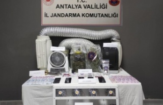 Antalya'da uyuşturucu operasyonu: 10 gözaltı