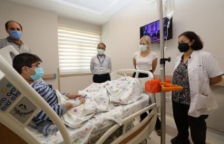 AÜ'de 317 nakilden 163'ü canlı vericiden...