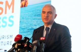 Bakan Ersoy:" Turizmde Türkiye olarak Süper...