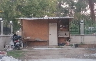 Bankta alkolden sızdığı sanılan adam akşam ölü...