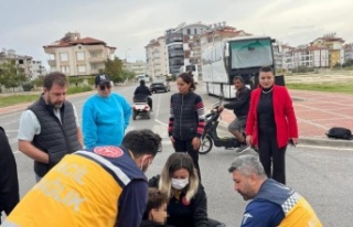 Ehliyetsiz ve kasksız motosiklet sürücüsü kazasında...