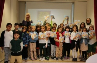 Hacıkura Kütüphanesi'nden Dünya Çocuk Kitapları...