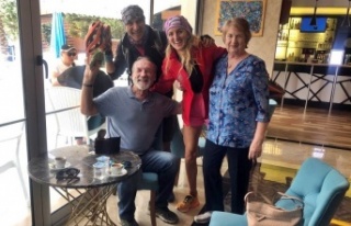 İçinde 30 bin liralık döviz bulunan cüzdanı,...