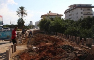 Kestel İsa Küçülmez Caddesi'nde kaldırım...