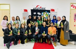 Öğretmenler kırmızı halıda yürüdü