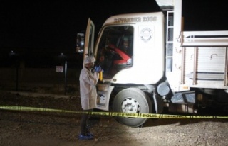 Ölüm dinlenmeye geçtiği kamyonunda yakaladı