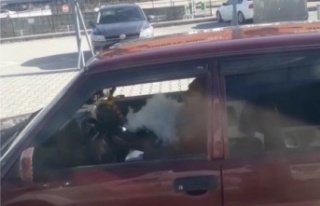 Sürücünün otomobilde nargile keyfi